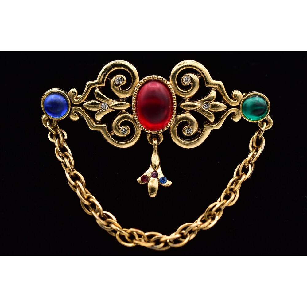 AJC Vintage Victorian Cabochon Pin Brooch Antiqued Gold Chain Signed 1980s BinBP